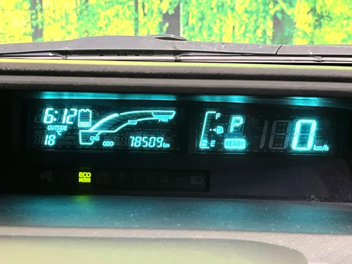 2012 Toyota Aqua DAA-NHP10 (UW-6a0931a322b89)[23]