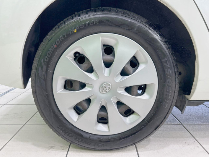2013 Toyota Aqua DAA-NHP10 (UW-6a0931a35a1c0)[18]