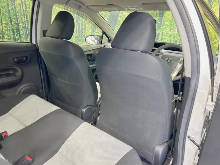 2013 Toyota Aqua DAA-NHP10 (UW-6a0931a35a1c0)[24]