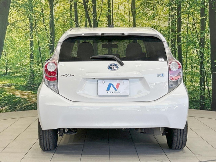 2013 Toyota Aqua DAA-NHP10 (UW-6a0931a35a1c0)[7]