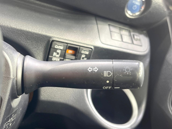 2017 Toyota Sienta DAA-NHP170G (UW-6a0931a682c78)[18]