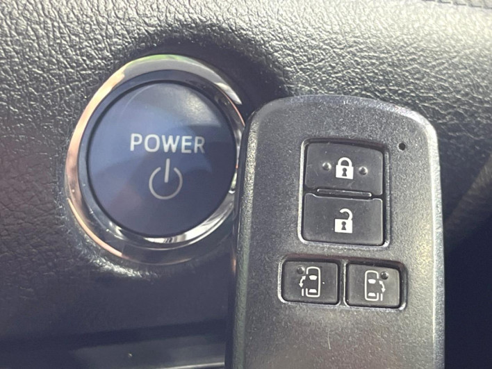 2017 Toyota Sienta DAA-NHP170G (UW-6a0931a682c78)[24]