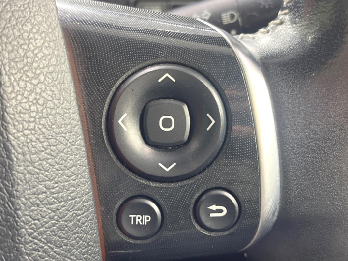 2017 Toyota Sienta DAA-NHP170G (UW-6a0931a682c78)[16]