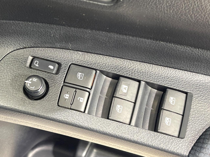 2017 Toyota Sienta DAA-NHP170G (UW-6a0931a682c78)[6]