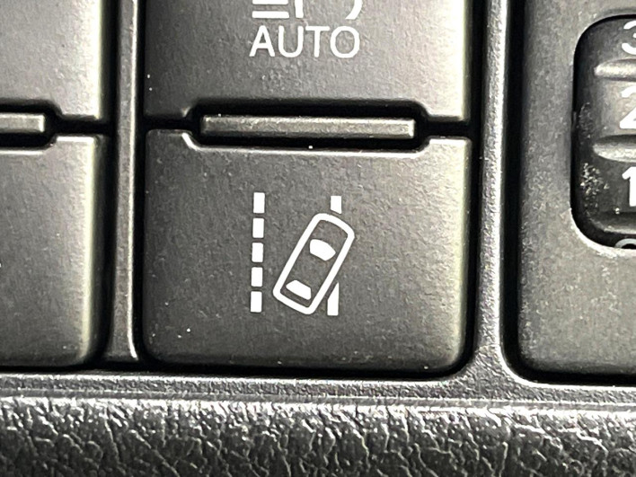 2019 Toyota Corolla Axio DBA-NRE161 (UW-6a0931a7821eb)[27]