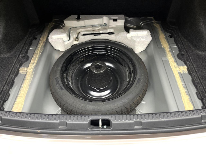 2019 Toyota Corolla Axio DBA-NRE161 (UW-6a0931a7821eb)[17]