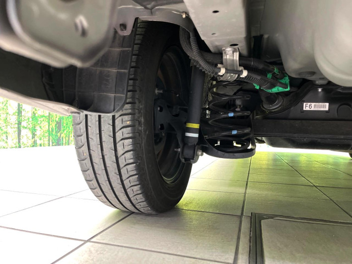 2019 Toyota Corolla Axio DBA-NRE161 (UW-6a0931a7821eb)[19]