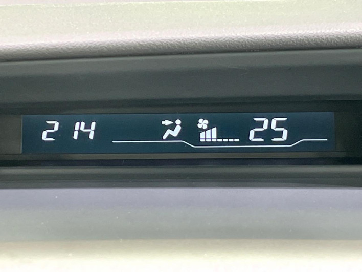 2012 Honda Step Wagon DBA-RK2 (UW-6a0931af5c3c8)[24]