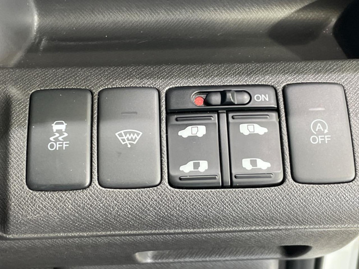 2012 Honda Step Wagon DBA-RK2 (UW-6a0931af5c3c8)[10]