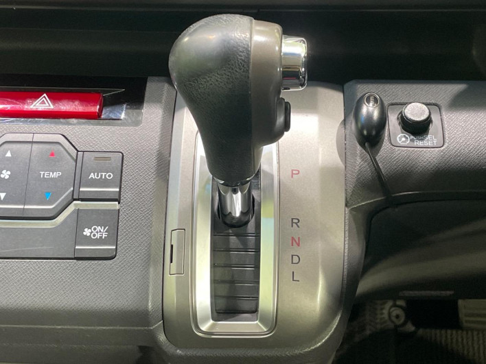 2012 Honda Step Wagon DBA-RK2 (UW-6a0931af5c3c8)[21]
