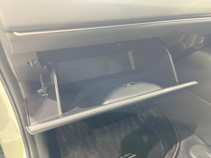 2021 Honda VEZEL 6AA-RV5 (UW-6a0931b4abb75)[4]