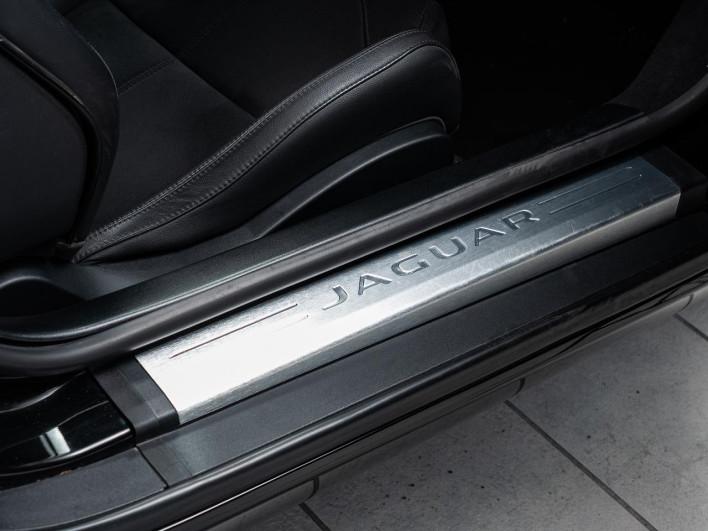 2017 Jaguar F Type DBA-J60XB (UW-6a0931bbba033)[18]