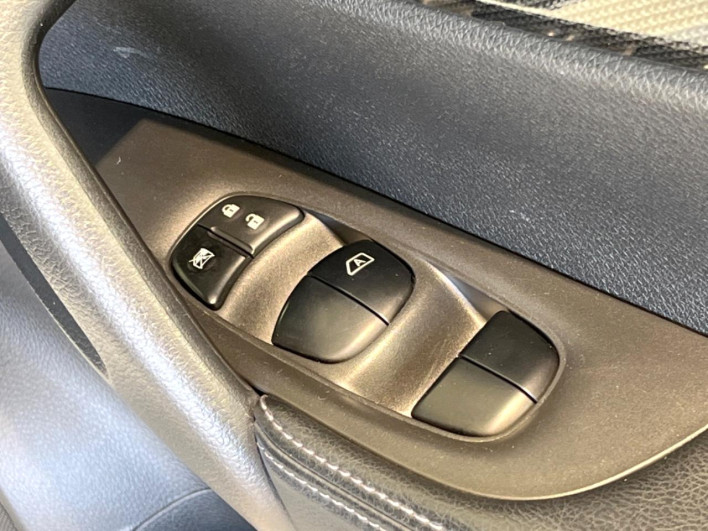 2015 Nissan X-Trail DBA-T32 (UW-6a0931c2412a0)[25]