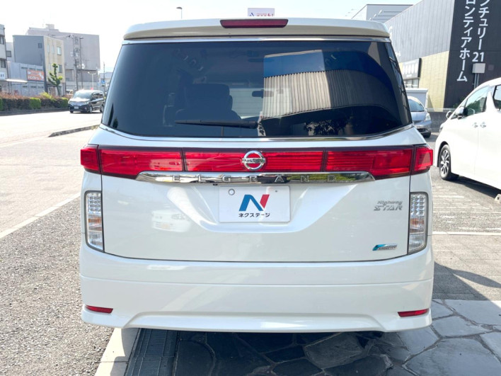 2011 Nissan Elgrand DBA-TE52 (UW-6a0931c2d30ef)[17]