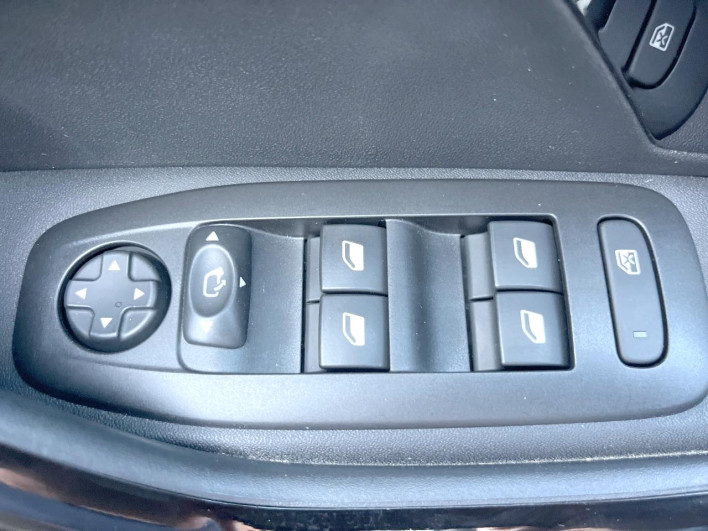 2019 Peugeot 2008 ABA-A94HN01 (UW-6a0931cb4e5ef)[26]
