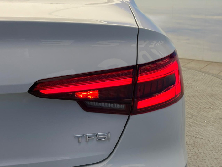 2016 Audi A4 ABA-8WCVK (UW-6a0931d01e699)[12]