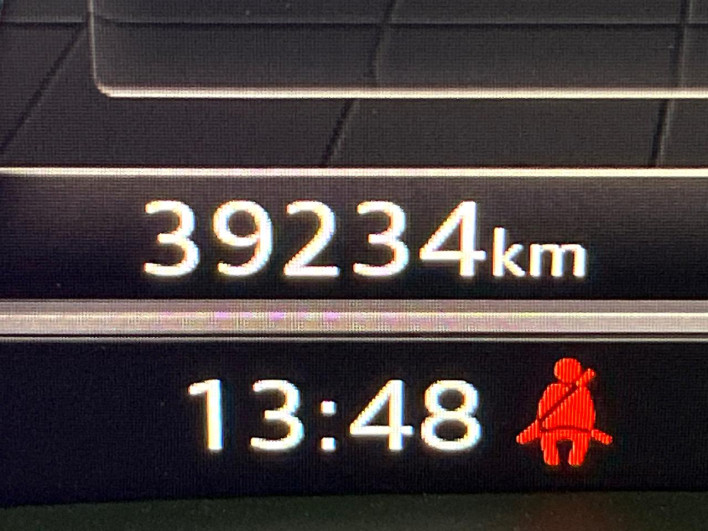 2016 Audi A4 ABA-8WCVK (UW-6a0931d01e699)[2]