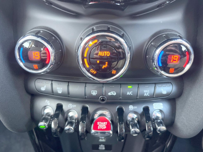 2024 Rover Mini 3BA-XR20MW (UW-6a0931d43d7fd)[29]