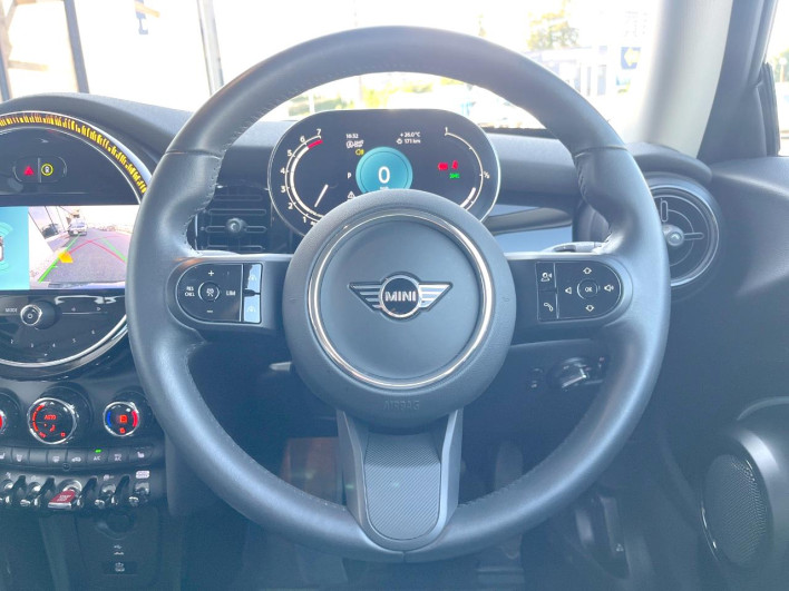 2024 Rover Mini 3BA-XR20MW (UW-6a0931d43d7fd)[21]