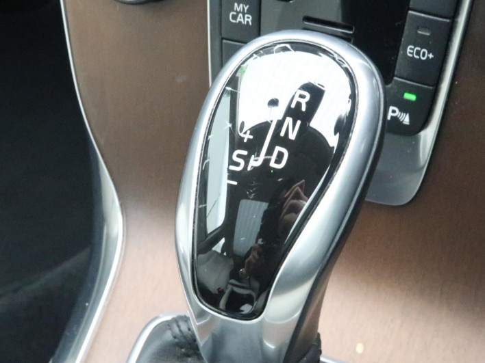 2016 Volvo V40 LDA-MD4204T (UW-6a0931d76e405)[20]