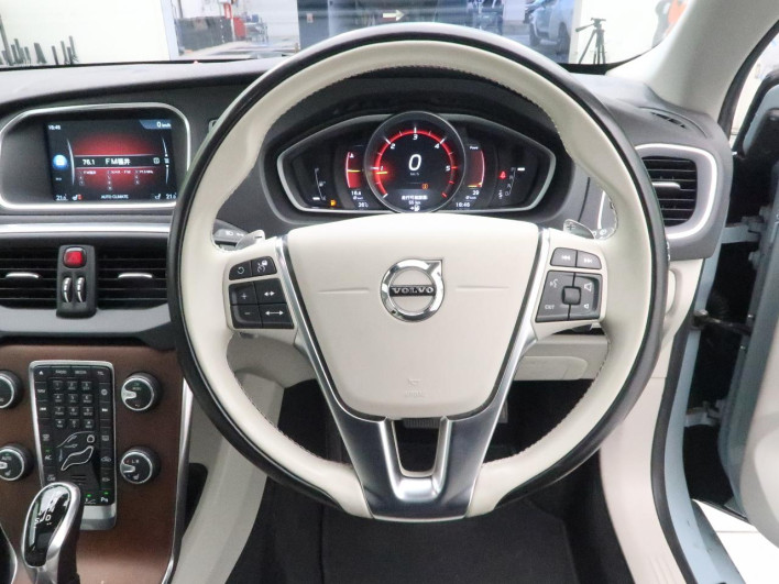 2016 Volvo V40 LDA-MD4204T (UW-6a0931d76e405)[21]