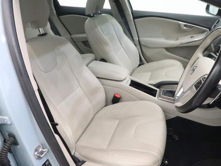 2016 Volvo V40 LDA-MD4204T (UW-6a0931d76e405)[13]