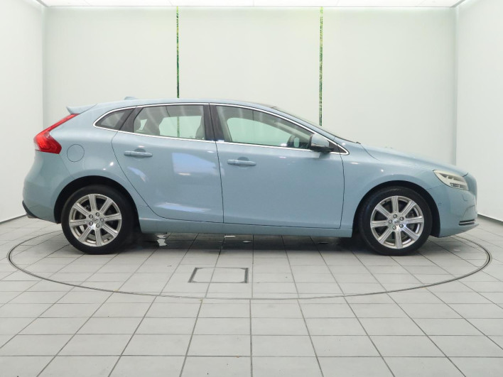 2016 Volvo V40 LDA-MD4204T (UW-6a0931d76e405)[10]