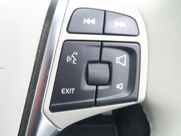 2016 Volvo V40 LDA-MD4204T (UW-6a0931d76e405)[23]