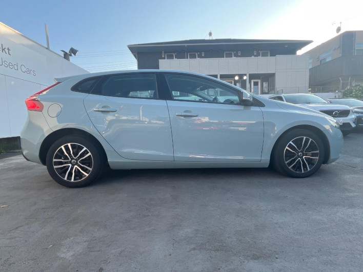 2018 Volvo V40 LDA-MD4204T (UW-6a0931d7734c8)[14]