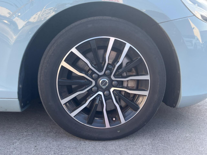 2018 Volvo V40 LDA-MD4204T (UW-6a0931d7734c8)[15]