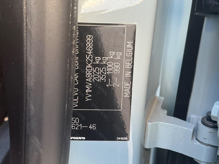 2018 Volvo V40 LDA-MD4204T (UW-6a0931d7734c8)[1]