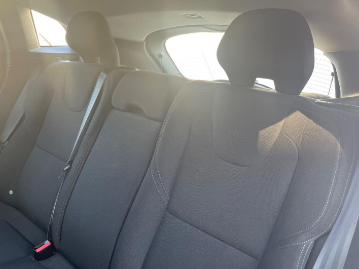 2018 Volvo V40 LDA-MD4204T (UW-6a0931d7734c8)[25]