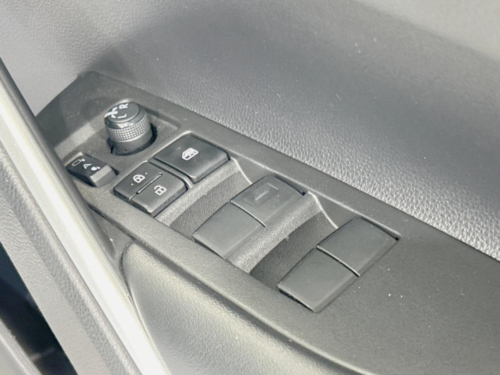 2022 Toyota Corolla Cross 6AA-ZVG11 (UW-6a0931e837d7d)[22]