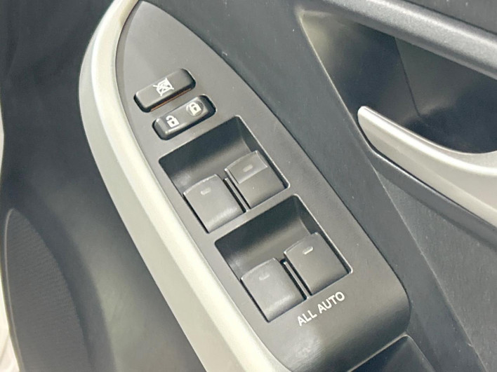 2014 Toyota Prius DAA-ZVW30 (UW-6a0931ec1b478)[14]