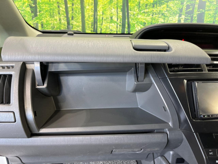 2012 Toyota Prius α DAA-ZVW41W (UW-6a0931ed02ab0)[18]