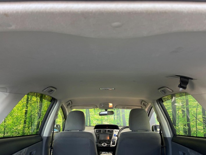 2012 Toyota Prius α DAA-ZVW41W (UW-6a0931ed02ab0)[6]