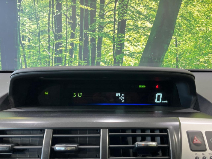 2012 Toyota Prius α DAA-ZVW41W (UW-6a0931ed02ab0)[28]