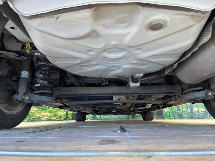 2012 Toyota Prius α DAA-ZVW41W (UW-6a0931ed02ab0)[7]