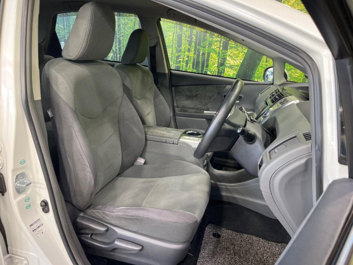 2012 Toyota Prius α DAA-ZVW41W (UW-6a0931ed02ab0)[15]