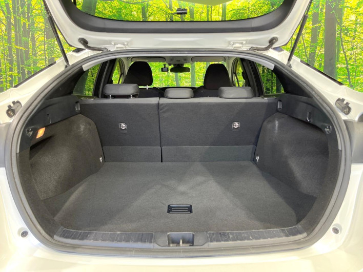 2017 Toyota Prius DAA-ZVW50 (UW-6a0931eed63ce)[16]