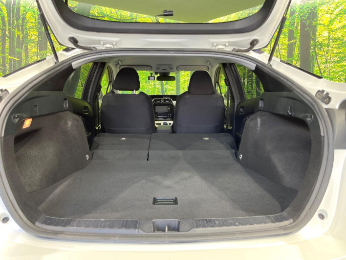 2017 Toyota Prius DAA-ZVW50 (UW-6a0931eed63ce)[17]