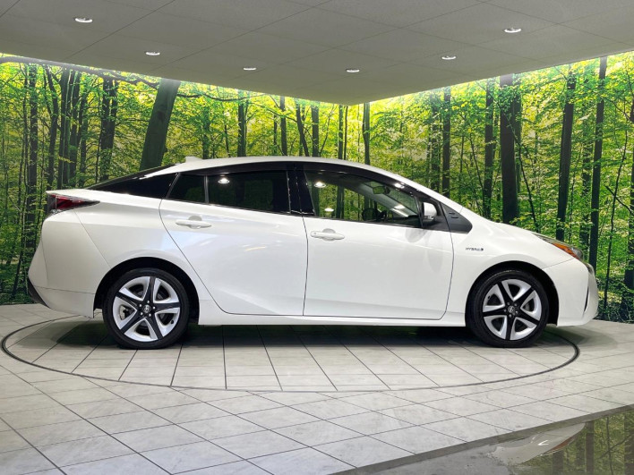 2017 Toyota Prius DAA-ZVW50 (UW-6a0931eed63ce)[10]