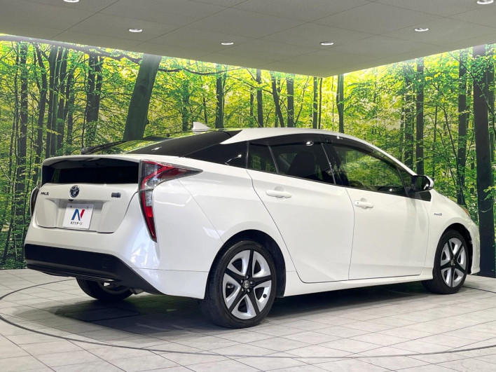 2017 Toyota Prius DAA-ZVW50 (UW-6a0931eed63ce)[9]