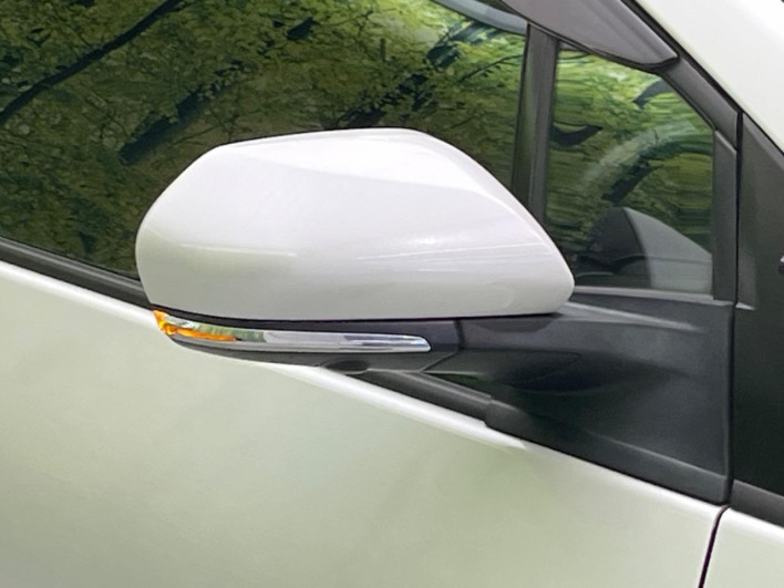 2022 Toyota Prius 6AA-ZVW51 (UW-6a0931f2086f4)[8]