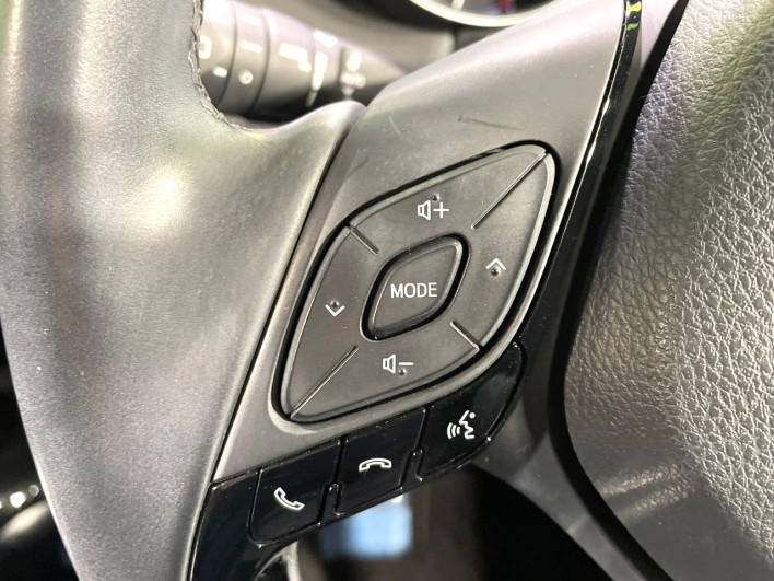 2017 Toyota C-HR DAA-ZYX10 (UW-6a093203d9b5d)[28]