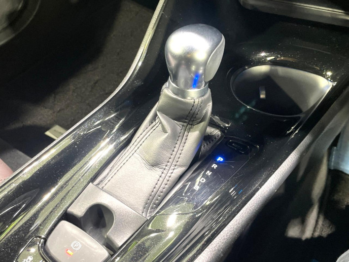 2017 Toyota C-HR DAA-ZYX10 (UW-6a093203d9b5d)[24]