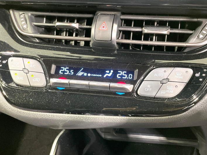 2017 Toyota C-HR DAA-ZYX10 (UW-6a093203d9b5d)[14]