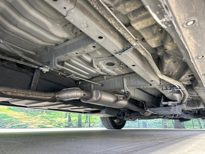 2013 Toyota Estima DBA-ACR50W (UW-6a0a819fb1fcb)[18]