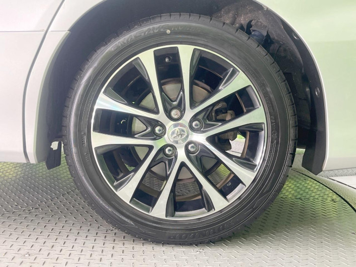 2015 Toyota Estima DBA-ACR50W (UW-6a0a81a074b75)[11]