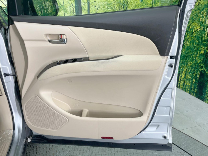 2015 Toyota Estima DBA-ACR50W (UW-6a0a81a074b75)[29]